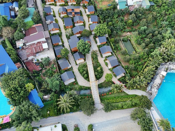 What are the key strategies for UK health professionals to enhance patient engagement?